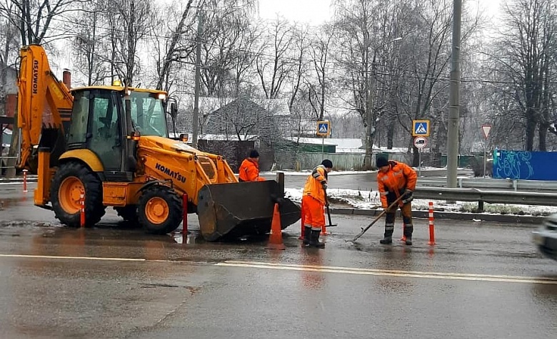 Контроль работы организации "Аатобытдор" по очистке городских улиц, пешеходных зон после обильного снегопада