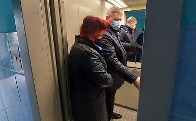 Общественный контроль работы по замене лифтов в д.№ 23/37 на пр. Космонавтов. 